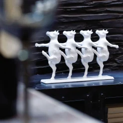 Figurka dekoracyjna Dancing Cows 40x23 cm biała