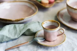 Filiżanka do espresso ze spodkiem kamionkowa różowa 88 ml