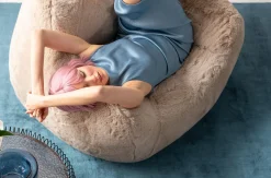 Fotel duży kremowy tkanina futrzana 105 cm
