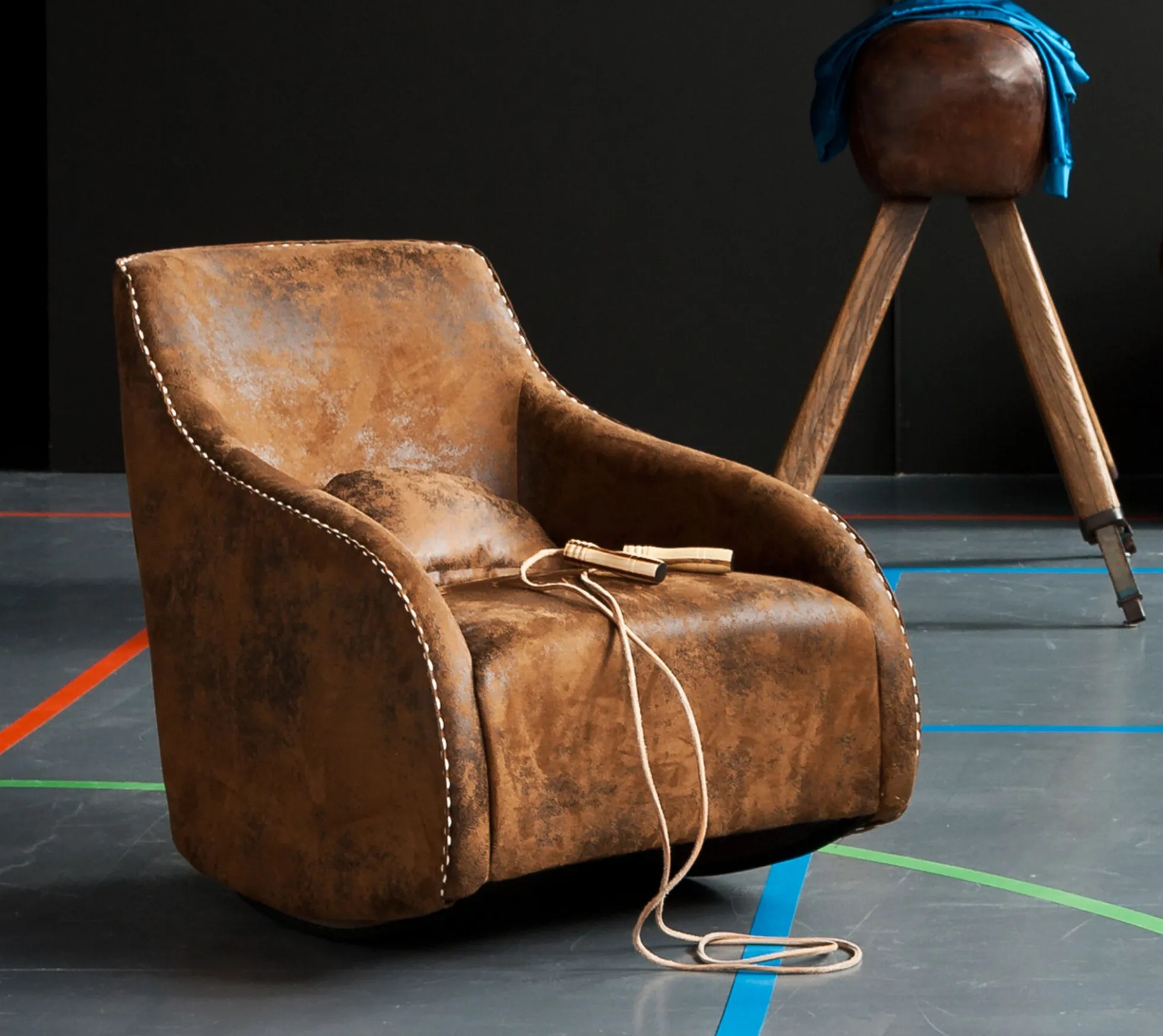 Fotel Swing Ritmo 76x83 cm brązowy