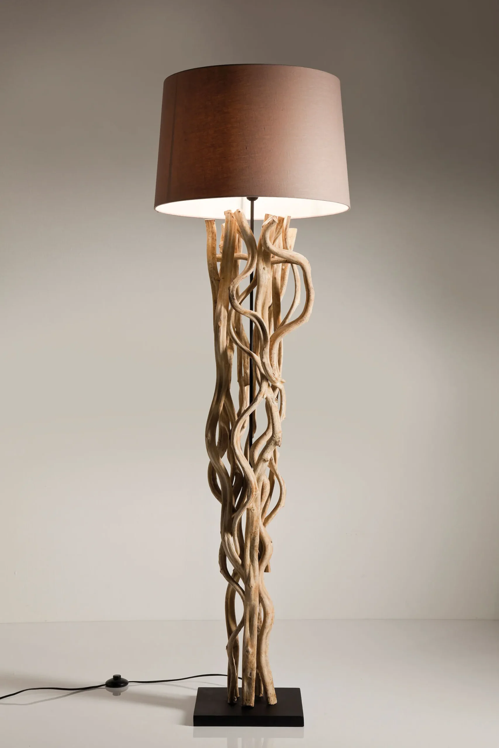 Lampa podłogowa Scultra 55x158 cm naturalna