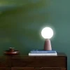 Lampa stołowa czerwona klosz szklana kula Ø16x31 cm