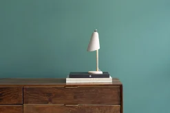 Lampa stołowa mała stalowa kolor beż 32 cm