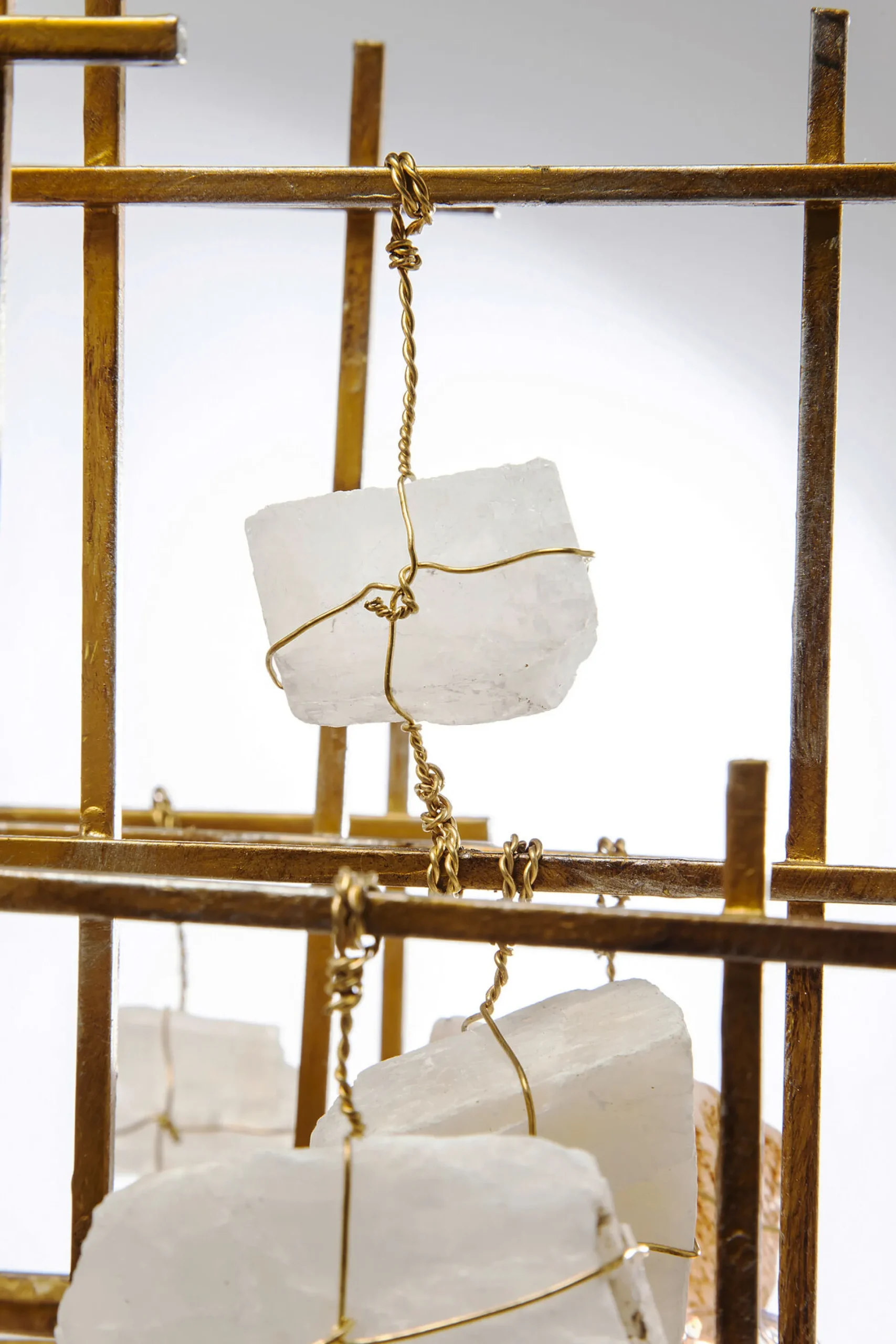 Lampa wisząca Stone Mobile 100x61 cm złota