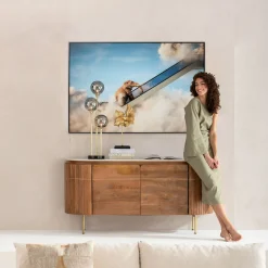 Obraz kolorowy słoń w chmurach rama czarna z aluminium 150x100 cm