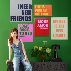 Obraz różowy z zielonym napisem Come Back To Bed Please 40x50 cm