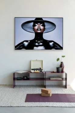 Obraz szklany Black Hut Lady 150x100cm