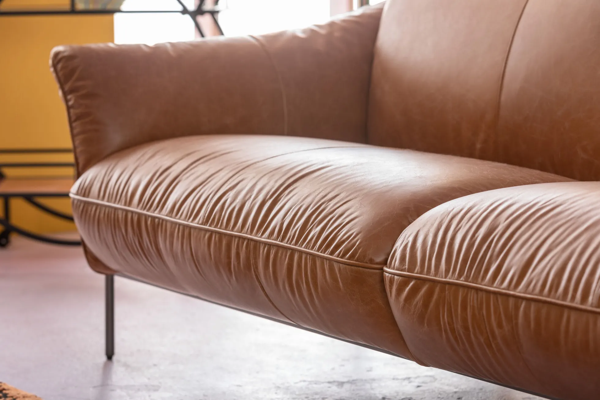 Sofa ekskluzywna 3-osobowa brązowa skóra semianilinowa nogi czarne 226 cm