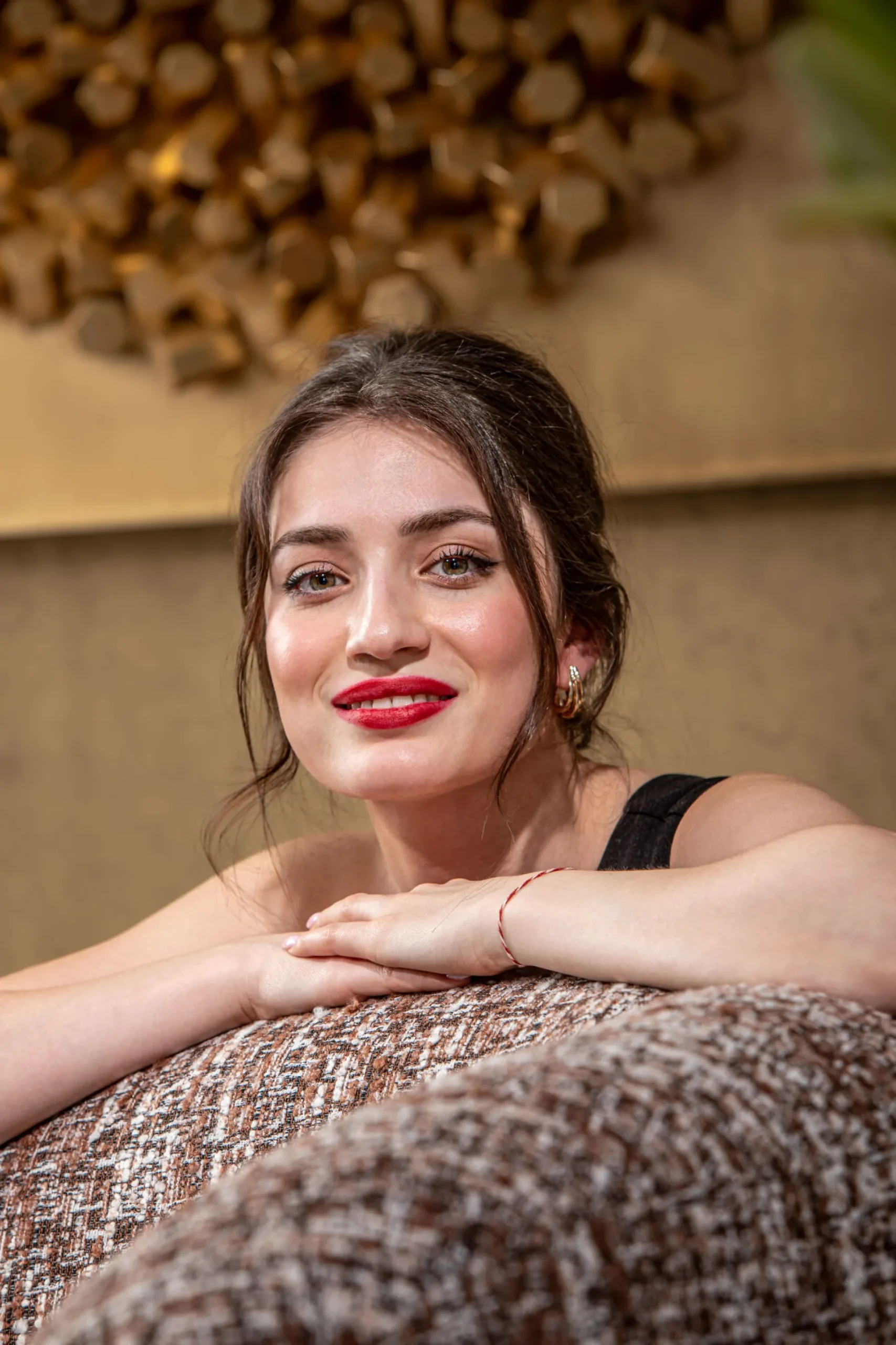 Sofa 3-osobowa brązowa tkanina melanżowa 261 cm organiczne kształy