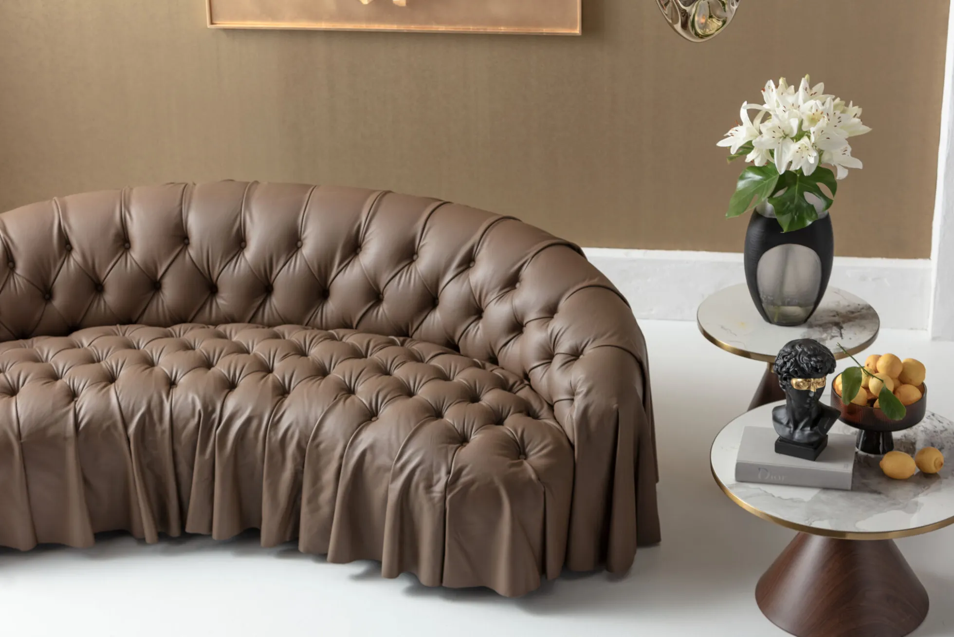 Sofa 3-osobowa pikowana brązowa skóra semianilinowa 226 cm