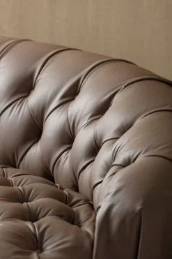 Sofa 3-osobowa pikowana brązowa skóra semianilinowa 226 cm
