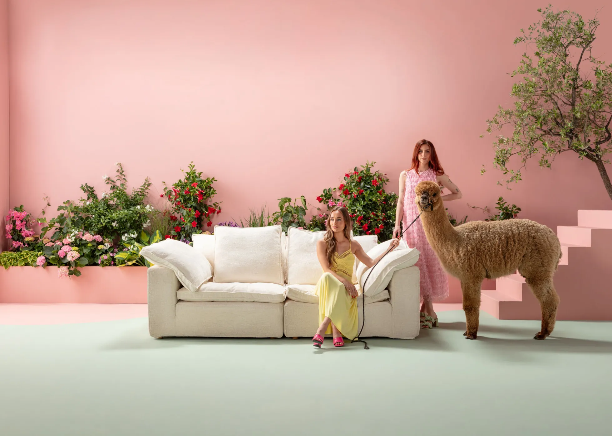 Sofa 3-osobowa skandynawska biała z poduszkami 230 cm