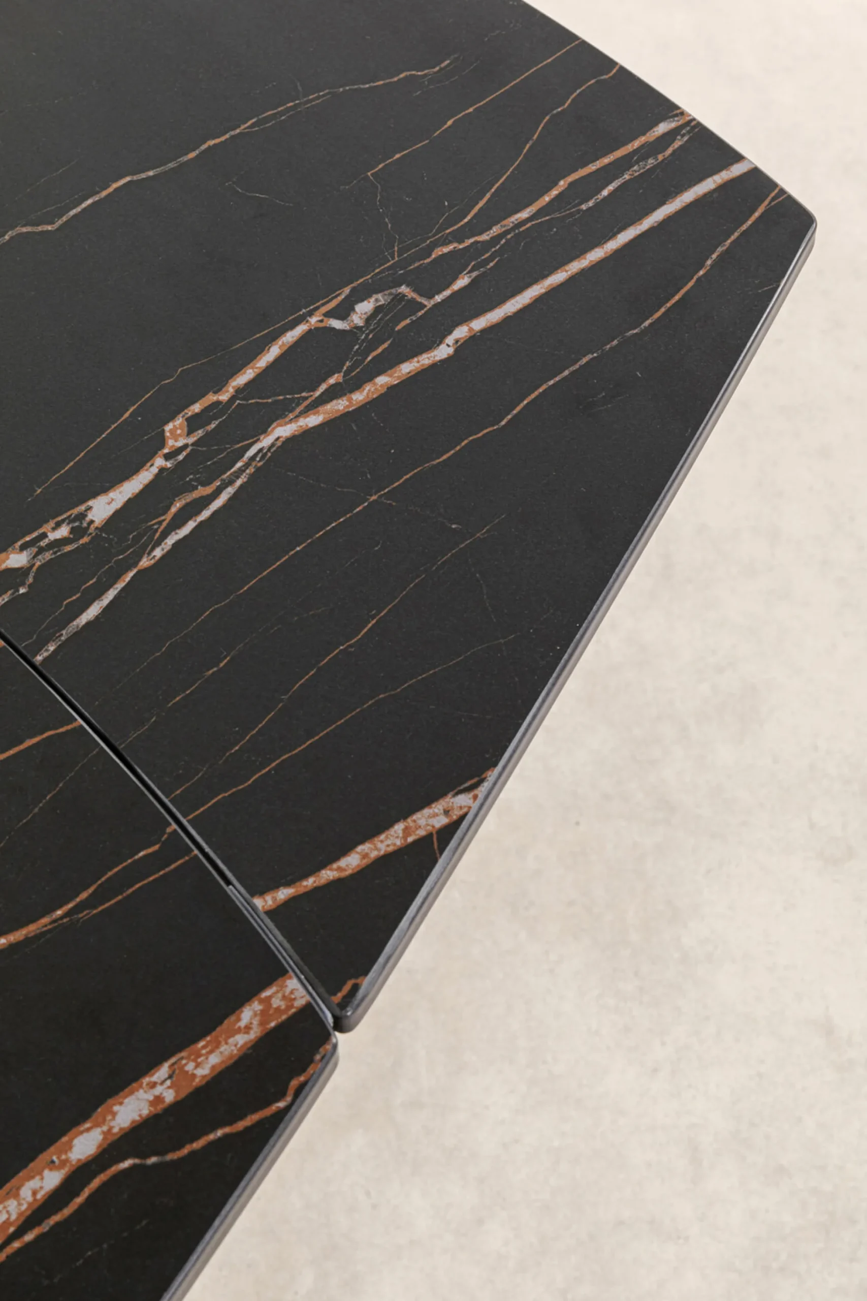 Stół rozkładany z ceramicznym blatem nogi czarne 120-180x90 cm