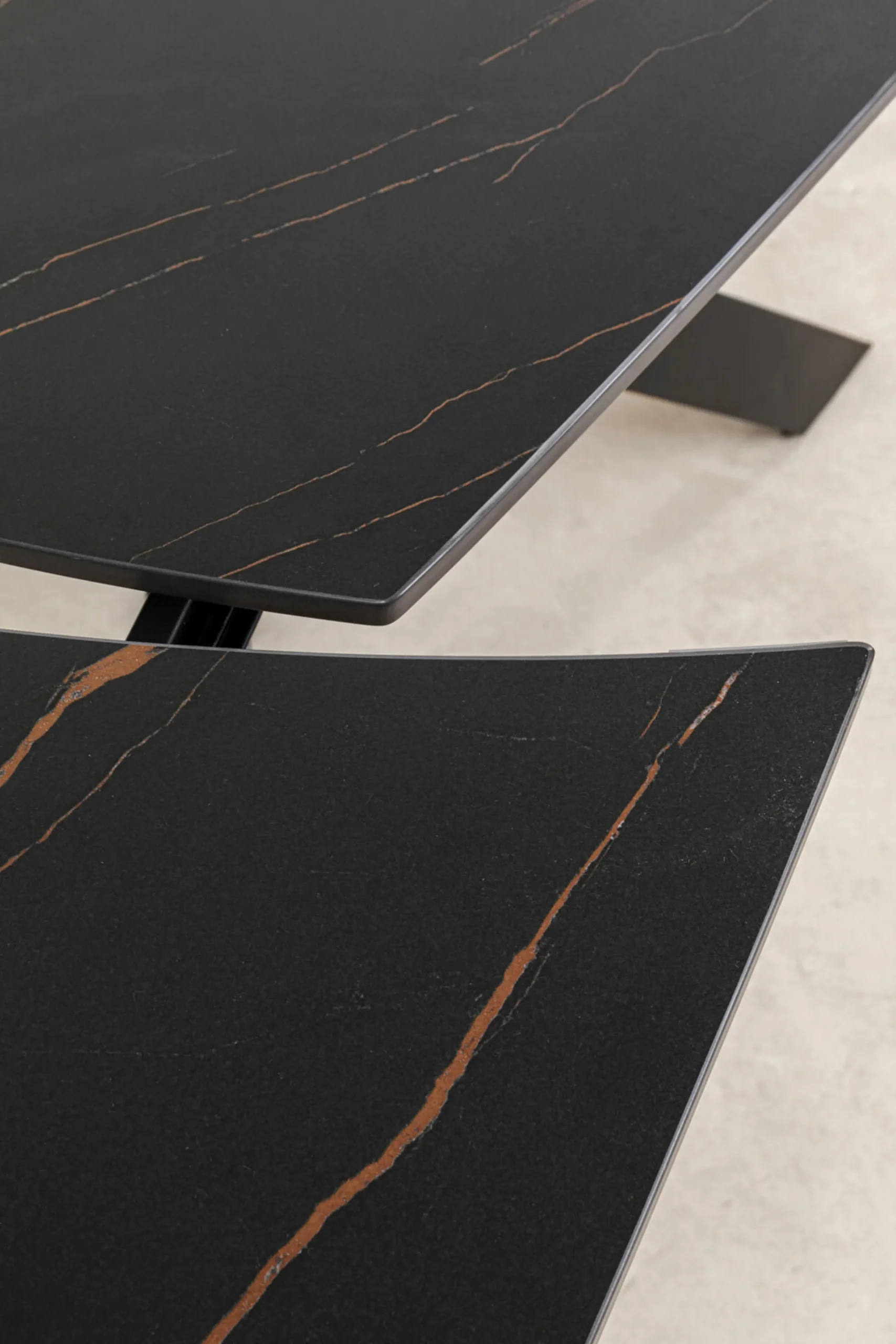 Stół rozkładany z ceramicznym blatem nogi czarne 120-180x90 cm